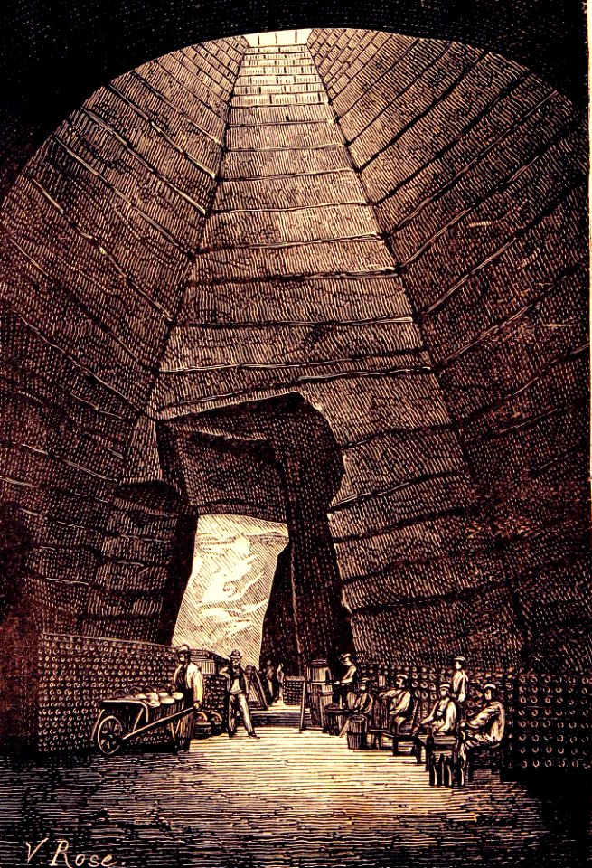 "Anciennes crayères de Reims transformées en caves à vin d…