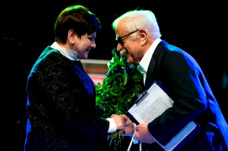 Premier Beata Szydło na koncercie jubileuszowym Jana Pietrzaka (1)