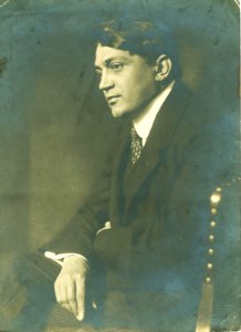 Ady Endre ülő portréja (Székely Aladár felvétele)