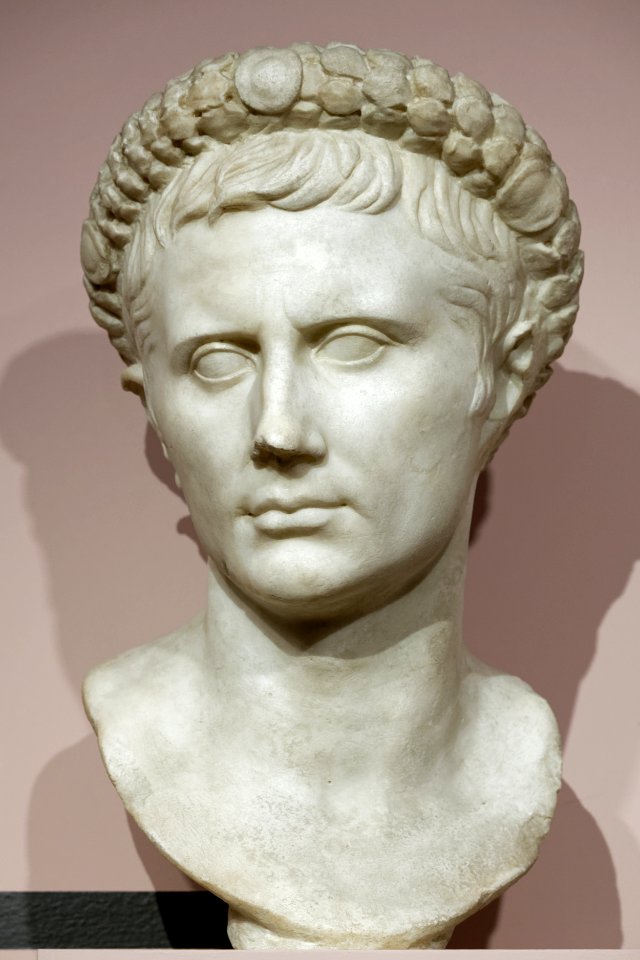Augustus with gemmed crown Musei Capitolini S495