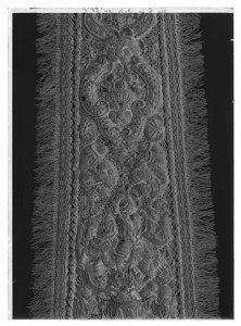 Axelgehäng - guldbroderi - Livrustkammaren - 61578-negative