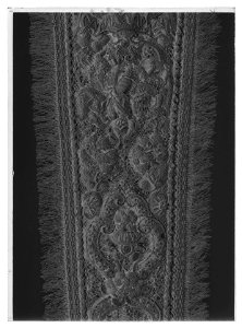 Axelgehäng - guldbroderi - Livrustkammaren - 53017-negative