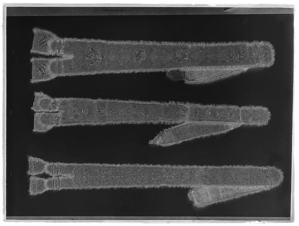 Axelgehäng - gulderbroderi - Livrustkammaren - 34367-negative