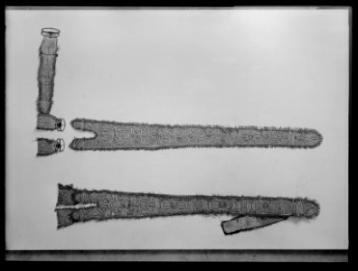 Axelgehäng - broderi silver, gult silke - Livrustkammaren - 60046