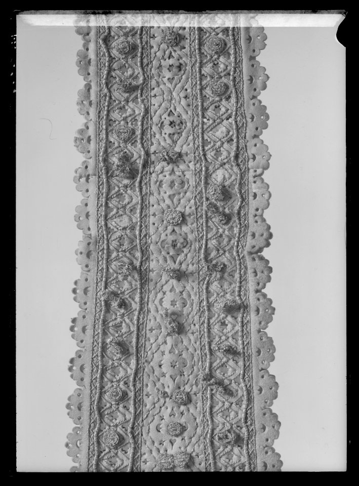 Axelgehäng av sämskskinn. Tillhörigt Karl X Gustav - Livrustkammaren - 18779