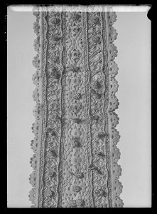 Axelgehäng av sämskskinn. Tillhörigt Karl X Gustav - Livrustkammaren - 18779