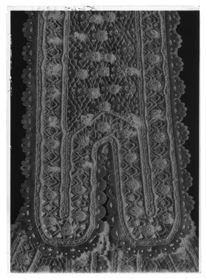 Axelgehäng av sämskskinn. Tillhörigt Karl X Gustav - Livrustkammaren - 18776-negative