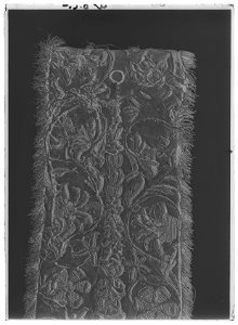 Axelgehäng, paraderingsgehäng till stånddrabantmundering från 1800-talets början - Livrustkammaren - 1913-negative
