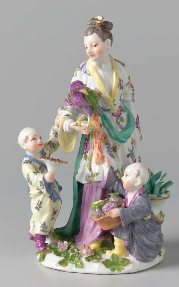 Aziatische vrouw met kinderen (cropped)