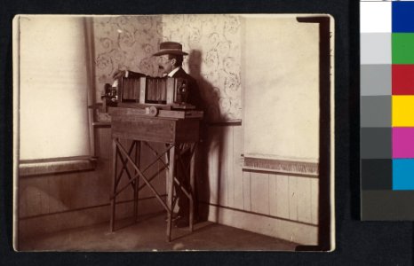 -Self-Portrait with Camera- MET DP351926