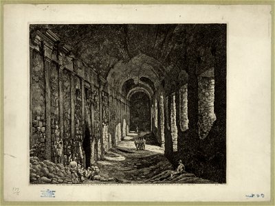 ..Veduta interna delle Sostruzioni dei Portici del Tempio d'Ercole in Tivoli, nella parle opposta ai pilastri ossia doppio Portico, si conservano tuttora dei strucchi, e dipinture del piu LCCN2003680861