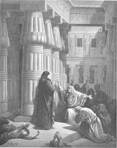 036.The Egyptians Ask Moses to Depart
