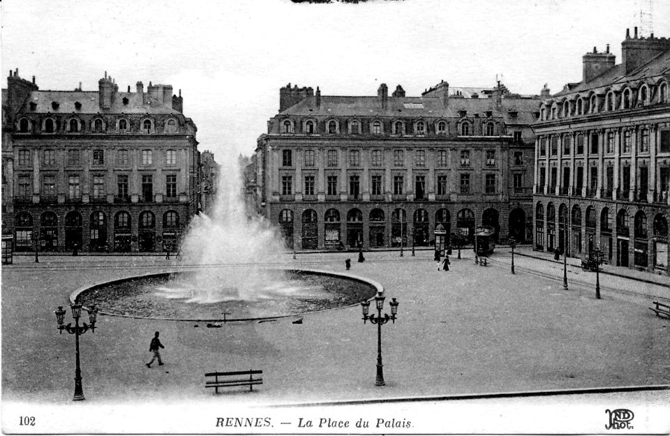 100Fi2 Place du Parlement Rennes
