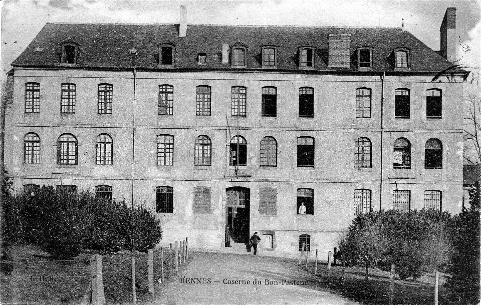 100Fi563 Caserne du Bon Pasteur de Rennes