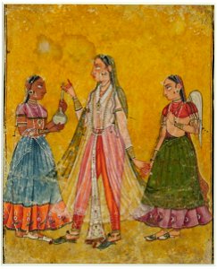 A lady stands between two maids (6124580915)