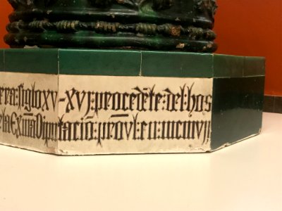 Alfar de Triana - Pila bautismal del Hospital de San Lazaro en Sevilla - Museo de Bellas Artes de Sevilla 04 - inscription right part
