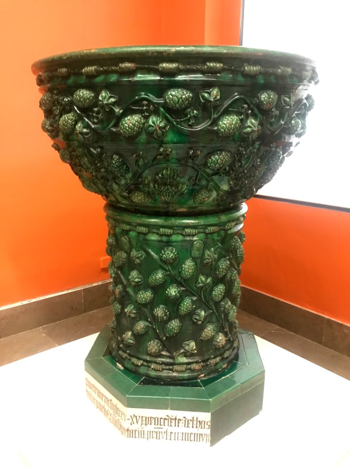 Alfar de Triana - Pila bautismal del Hospital de San Lazaro en Sevilla - Museo de Bellas Artes de Sevilla 01