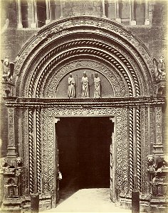 Alinari Perugia Palazzo Publico porta 1850s