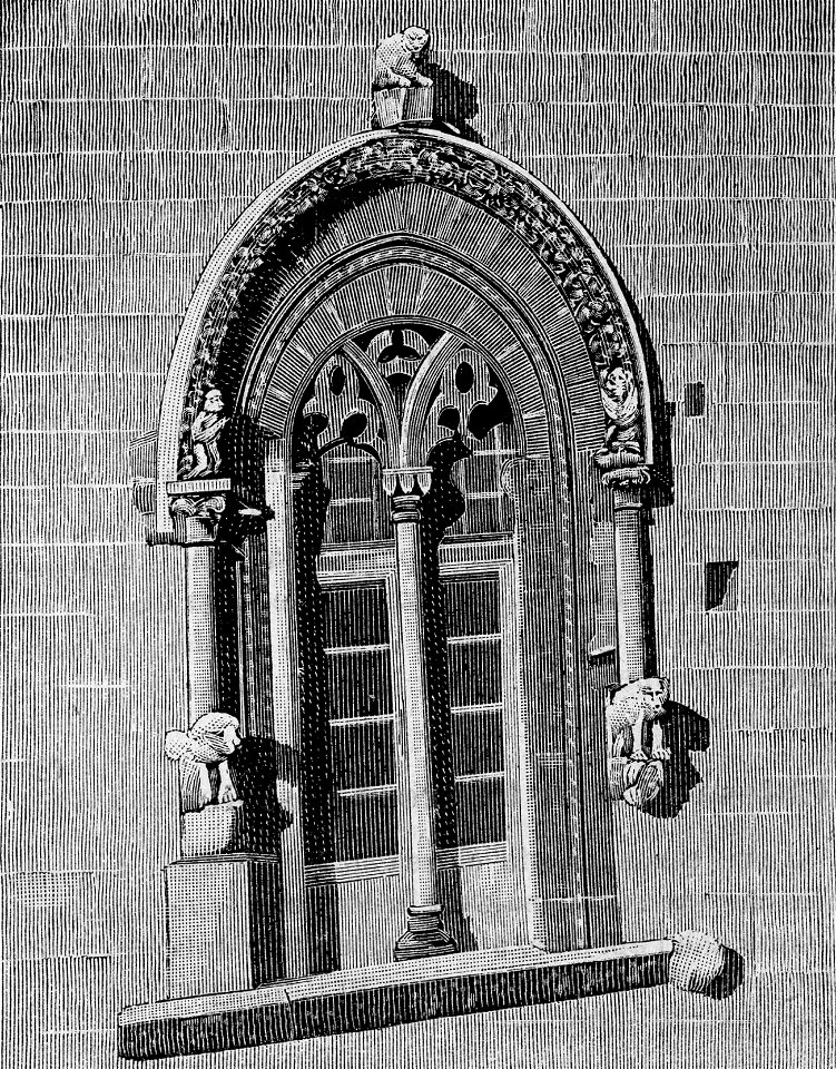 Altamura – Chiesa palatina (finestra al prospetto)