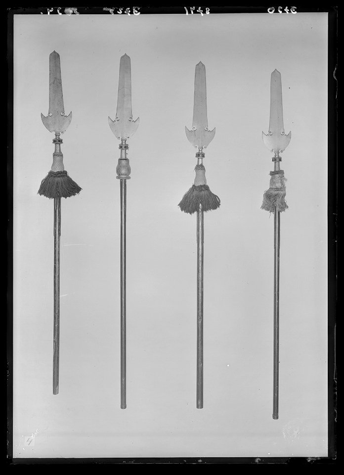 Bardisan m. 1648-1649, för drottning Kristinas drabanter, tillverkad vid Jäders bruk - Livrustkammaren - 43333