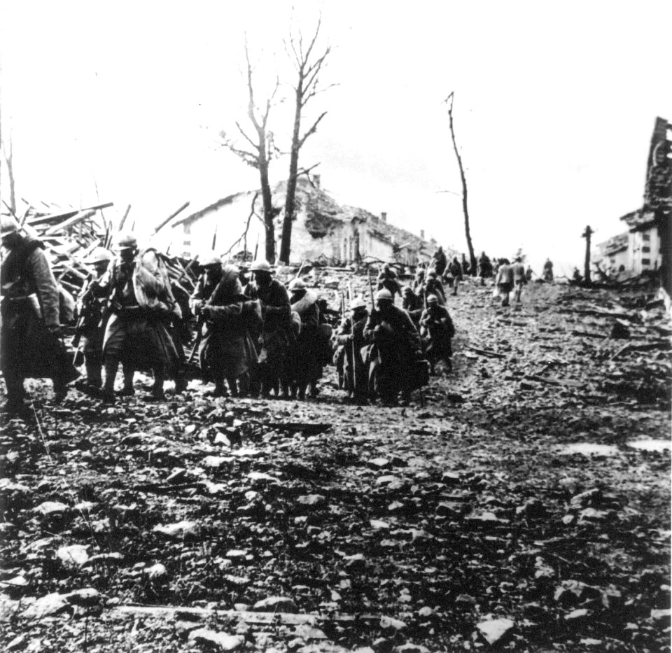 14-18 Soldats et ruines