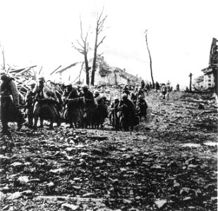 14-18 Soldats et ruines