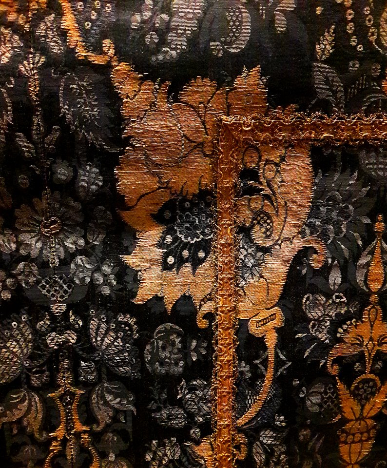 Italy Brocaded silk chasuble (detail) 02