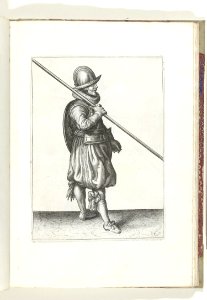 004 (pikeman) Book illustrations of Nassausche wapen-handelinge, van schilt, spies, rappier, ende targe. Free illustration for personal and commercial use.