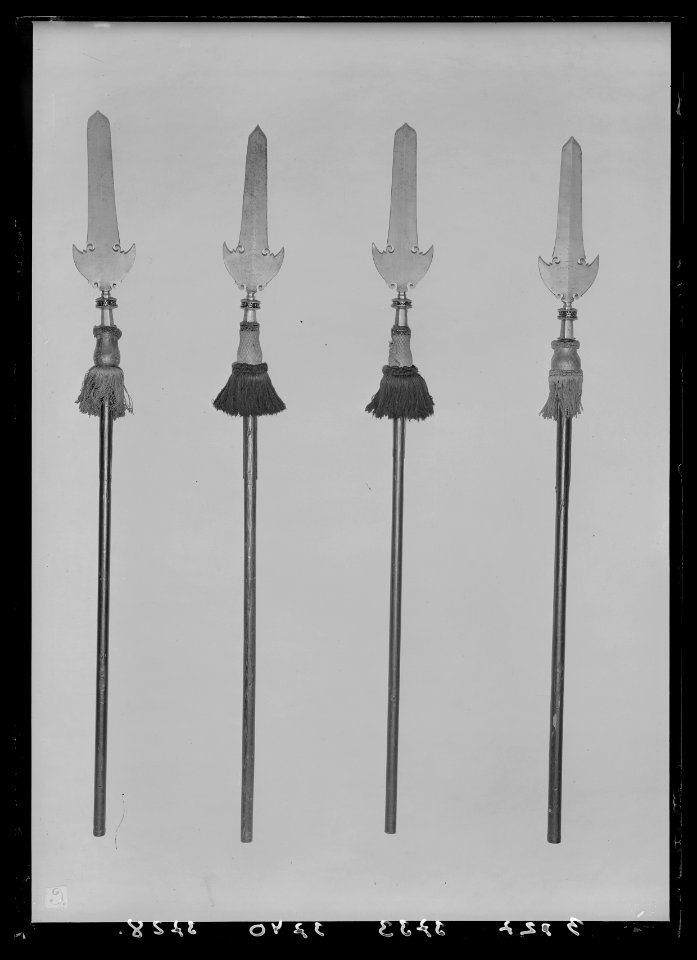Bardisan m. 1648-1649, för drottning Kristinas drabanter, tillverkad vid Jäders bruk - Livrustkammaren - 77575