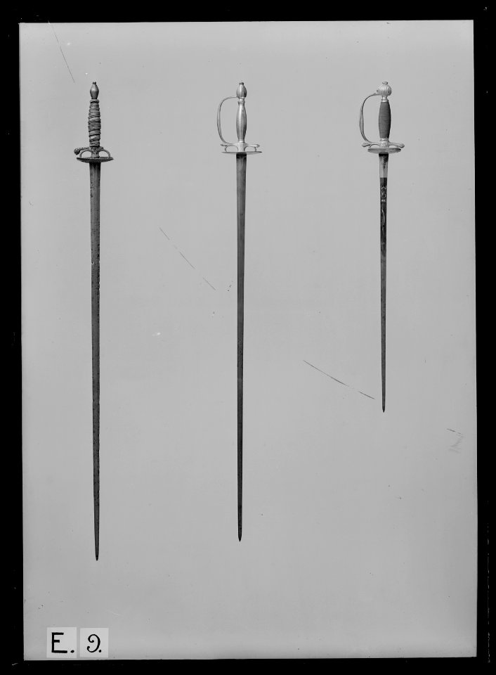 Barnvärja av infanteriofficersmodell, Sverige 1780-tal - Livrustkammaren - 60712