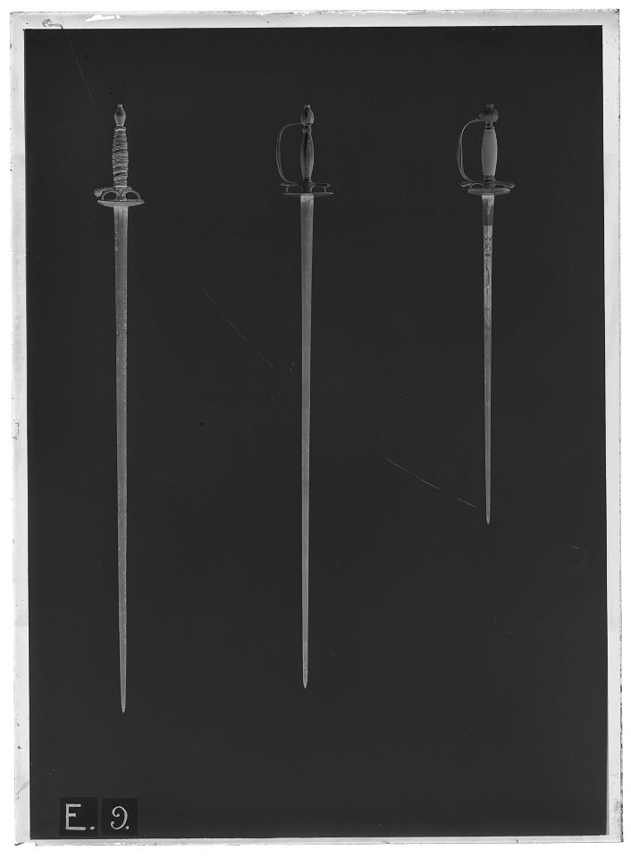 Barnvärja av infanteriofficersmodell, Sverige 1780-tal - Livrustkammaren - 60712-negative