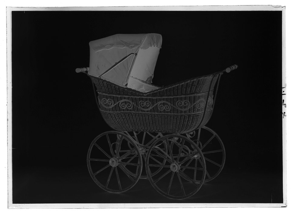 Barnvagn - Livrustkammaren - 69874-negative