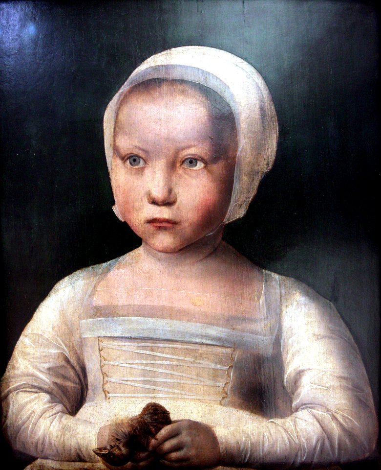 Little girl with dead bird mg 2968