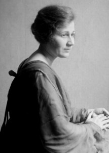 Amparita Farrar, 1915