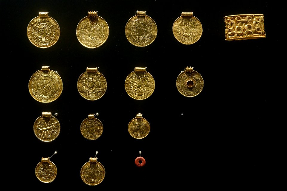 Bracteates Darum Nationalmuseet