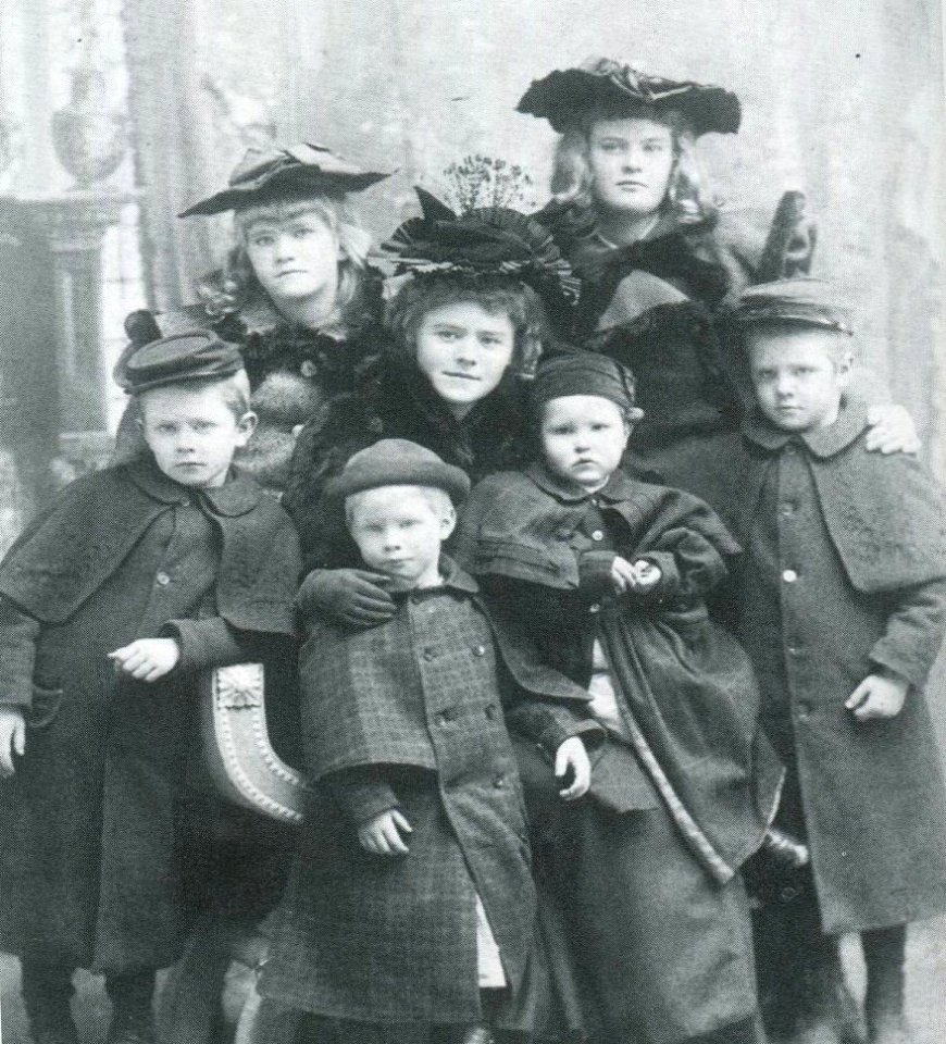 Chris Evans' (outlaws) children(1894)(left-to-right)(in back) Ynez, Winifred, (Center)Eva, (Front) JosephFrancis, JohnChristopher, PatrickCarl(BabyCarl), LouisNapoleon