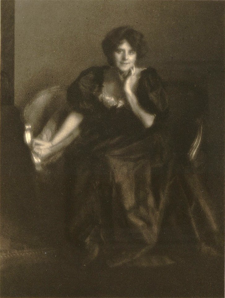 Clarence H. White - Portrait, Mrs. Harrington Mann