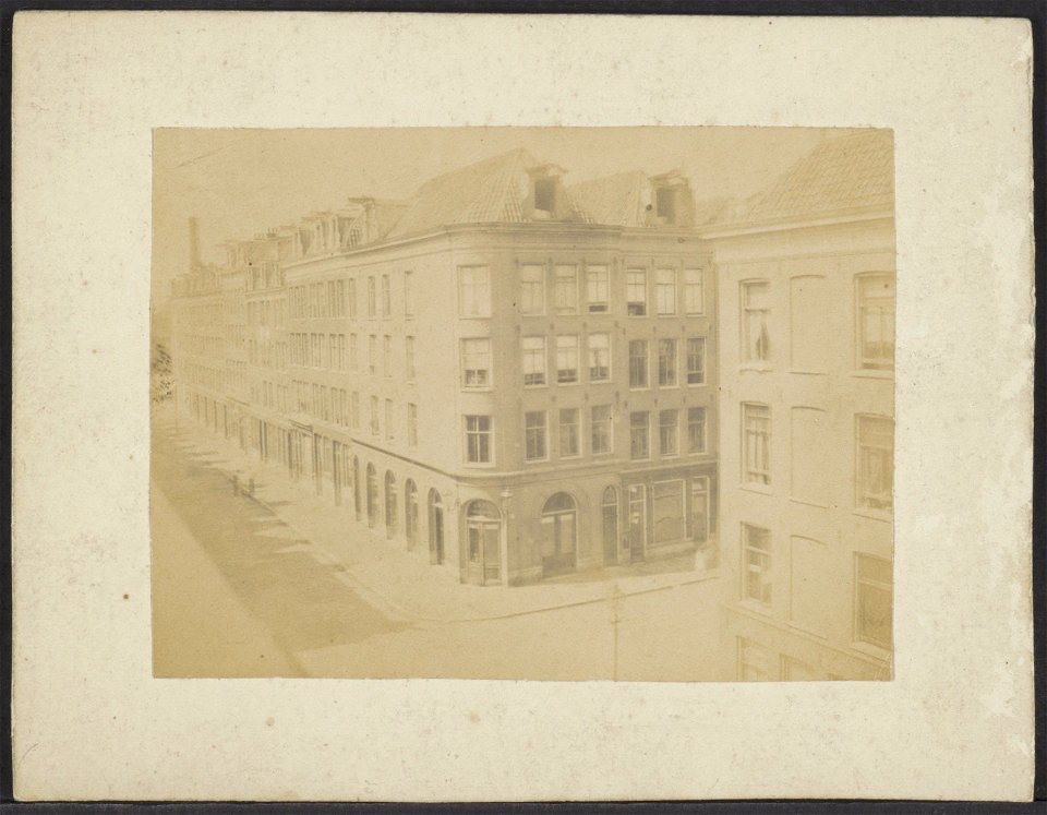 De Gerard Doustraat gezien in westelijke richting naar de Ferdinand Bolstraat vanuit de woning van de fotograaf, Gerard Doustraat 32, Afb ANWZ00465000001