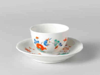 Cup with chrysanthemum and birds