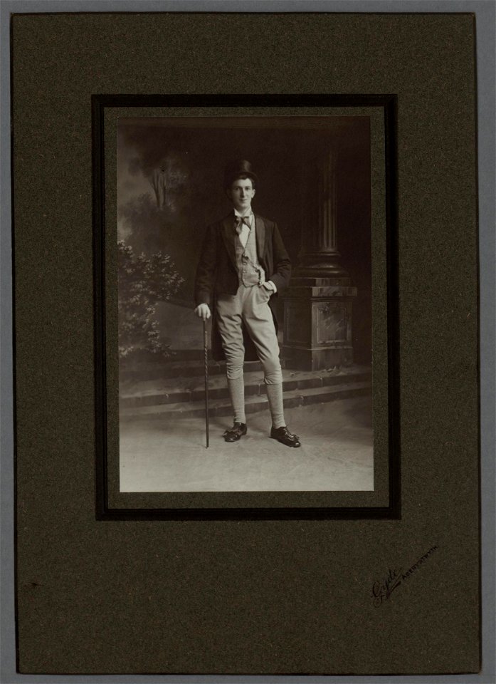 D. John Edwards (of Prospect Street, Aberystwyth) in the drama 'Aelwyd Angharad' (5227608)