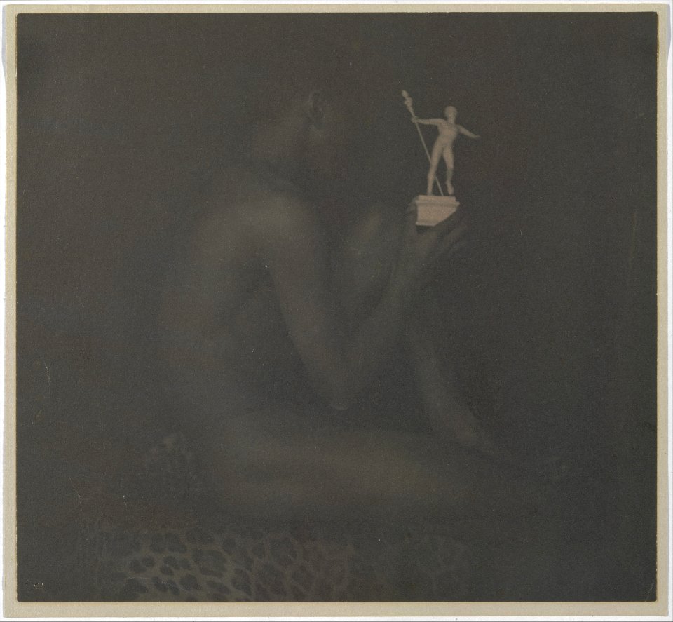 Day, Fred Holland (1864-1933) - 1897 ca. - Ebony and ivory 1