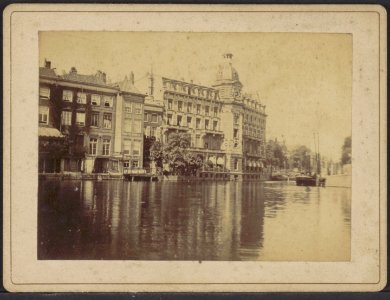 De Amstel gezien in noordelijke richting naar de Kloveniersburgwal, Afb ANWZ00397000001