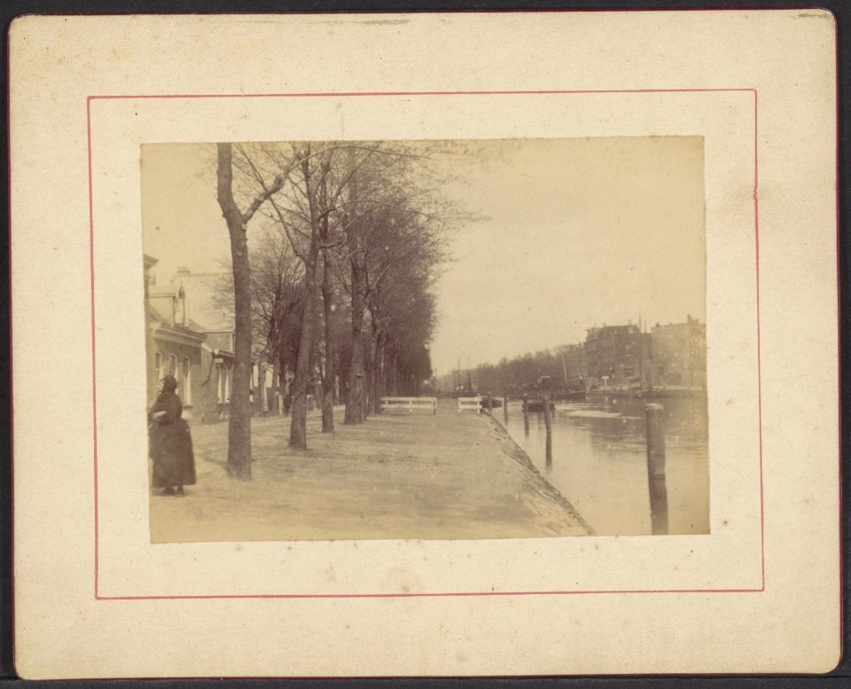 De Sloterkade en de Schinkel gezien in noordelijke richting. Rechts de Schinkelkade en de ingang van de Eerste Schinkelstraat, Afb ANWZ00474000001
