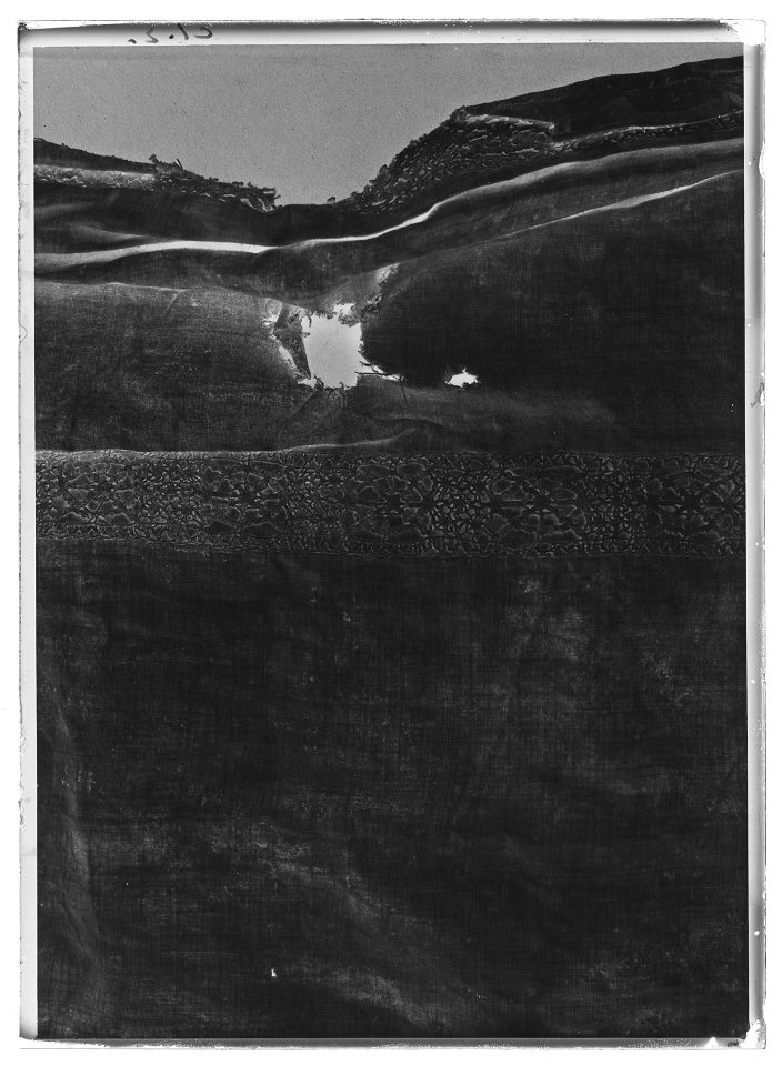 Den yttersta av Gustav II Adolfs Lützenskjortor - Livrustkammaren - 52294-negative