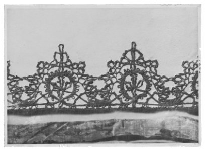 Den yttersta av Gustav II Adolfs Lützenskjortor - Livrustkammaren - 77986-negative