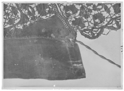 Den yttersta av Gustav II Adolfs Lützenskjortor - Livrustkammaren - 35197-negative