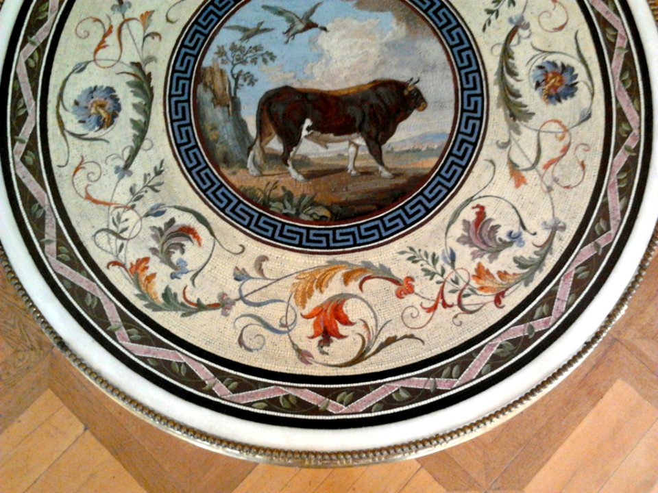 Savini Peter Table top with a bull (detail) 01