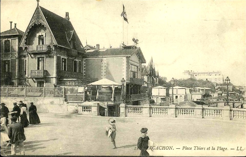 Arcachon - Place Thiers 7