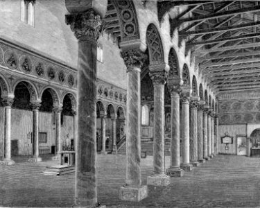 Basilica di SantApollinare in Classe L’interno visto diagonalmente