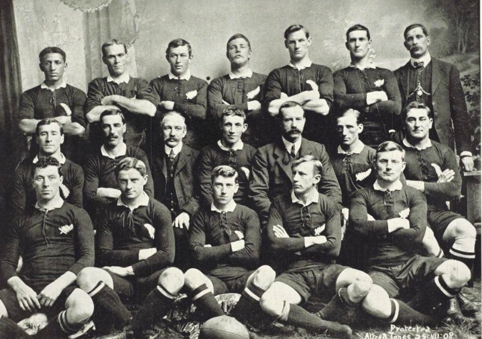 1908 All Blacks - cropped